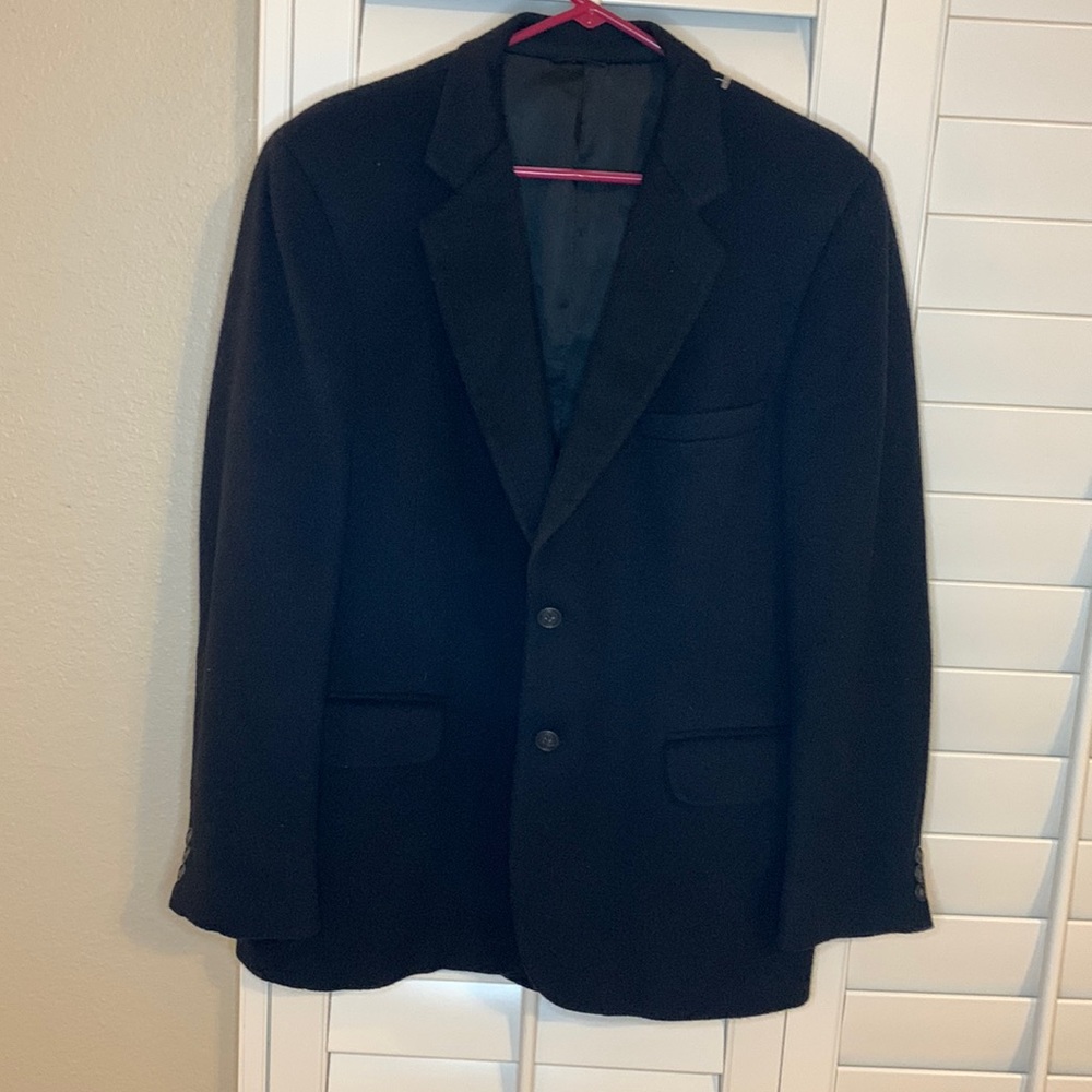 American craftsman cashmere blazer blue
From a non smoking home w/  a cat.